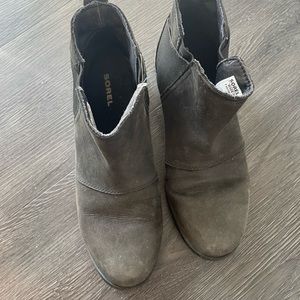 Sorel black short booties